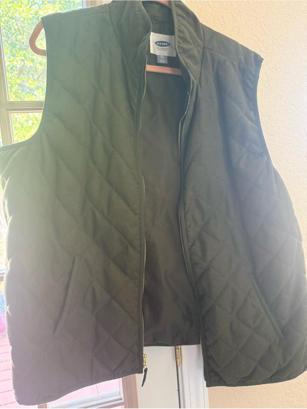 Old Navy women’s Quilted Olive Green Vest